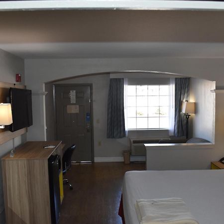 Days Inn By Wyndham Nacogdoches/Sfa University/Downtown Extérieur photo