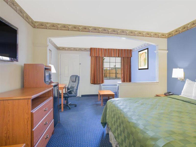 Days Inn By Wyndham Nacogdoches/Sfa University/Downtown Extérieur photo