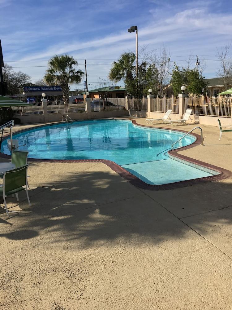 Days Inn By Wyndham Nacogdoches/Sfa University/Downtown Extérieur photo