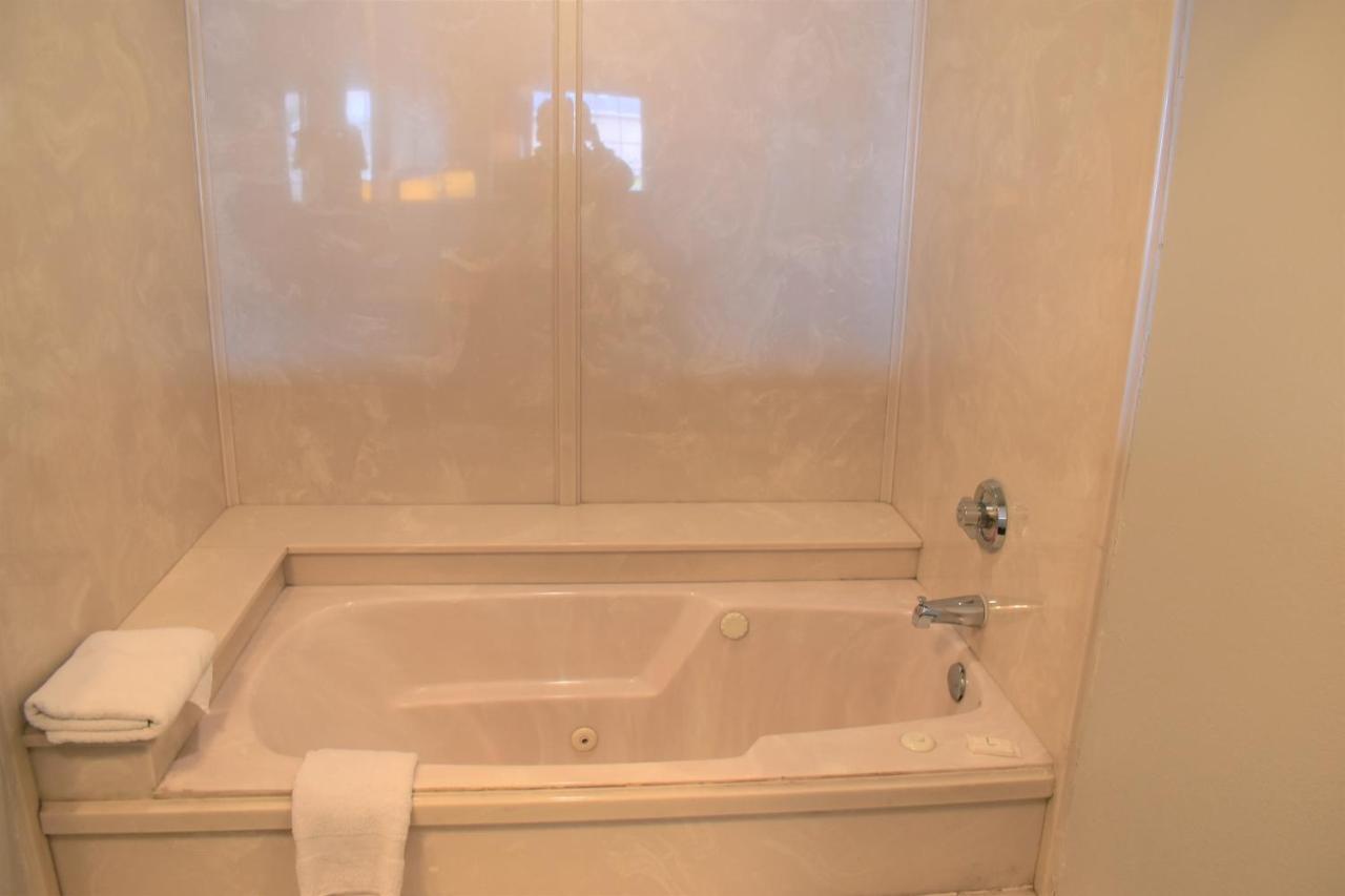 Days Inn By Wyndham Nacogdoches/Sfa University/Downtown Extérieur photo