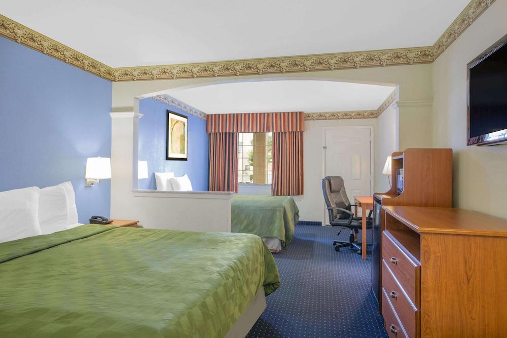 Days Inn By Wyndham Nacogdoches/Sfa University/Downtown Extérieur photo