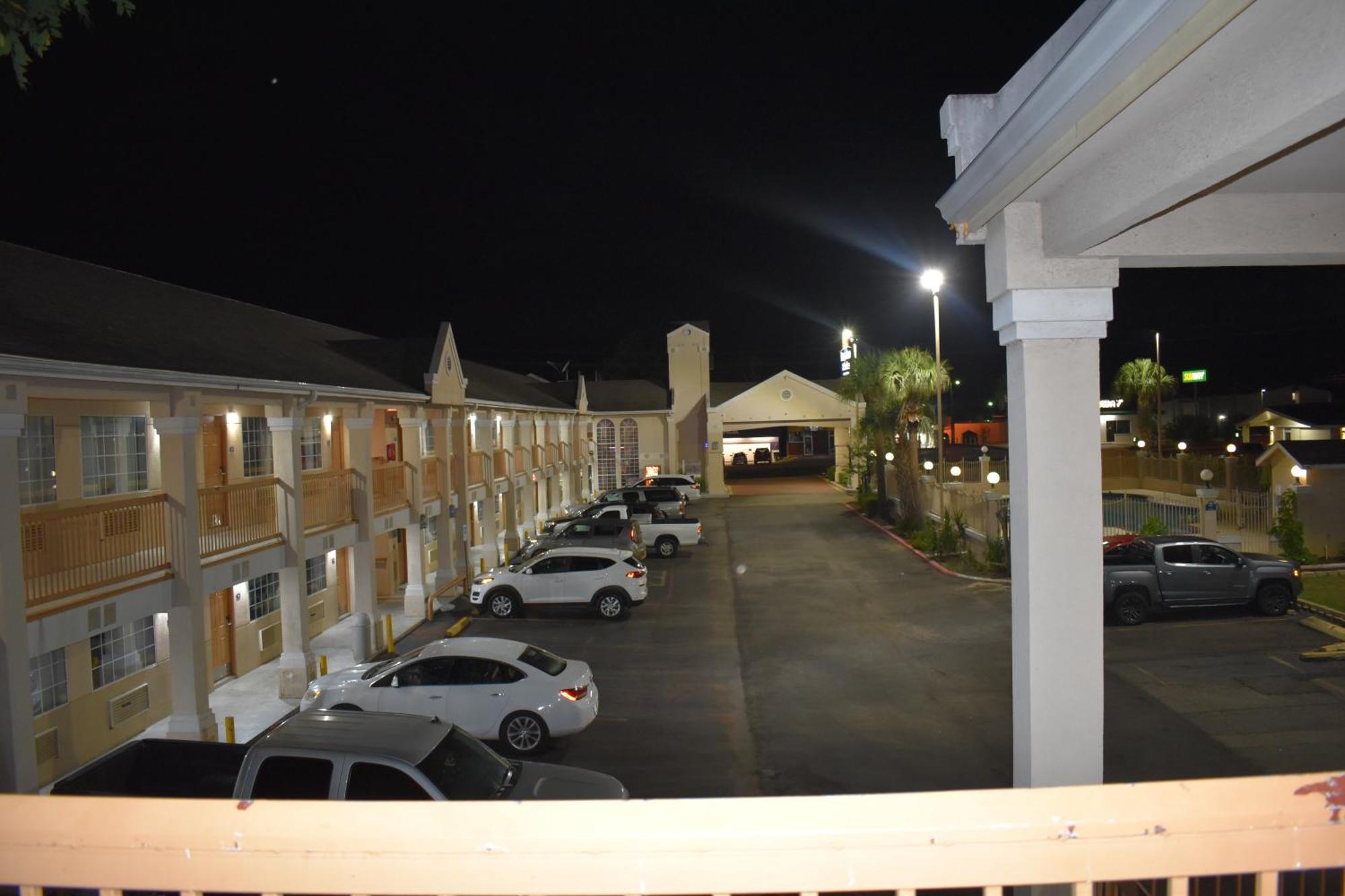 Days Inn By Wyndham Nacogdoches/Sfa University/Downtown Extérieur photo