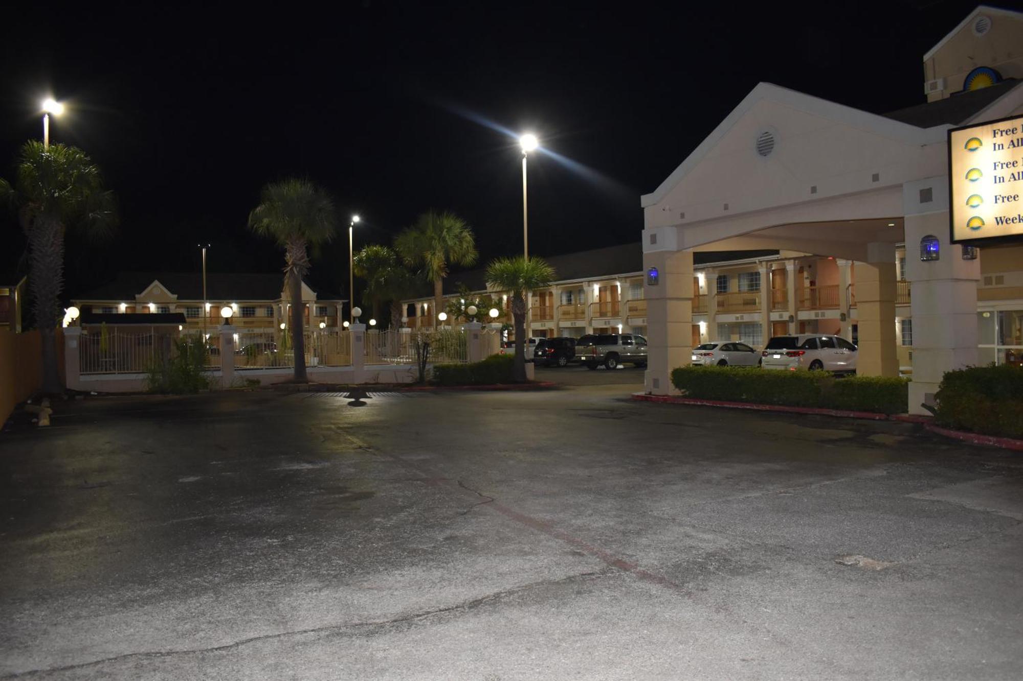 Days Inn By Wyndham Nacogdoches/Sfa University/Downtown Extérieur photo