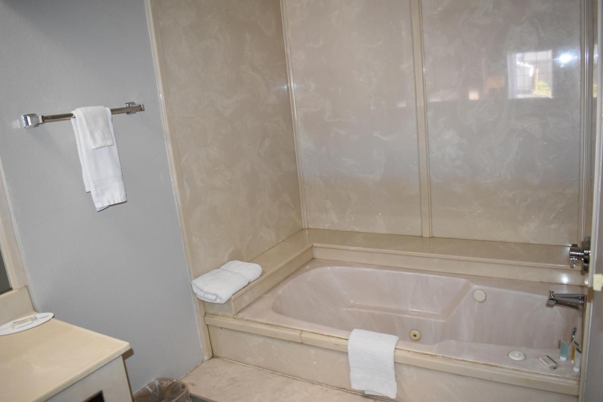 Days Inn By Wyndham Nacogdoches/Sfa University/Downtown Extérieur photo