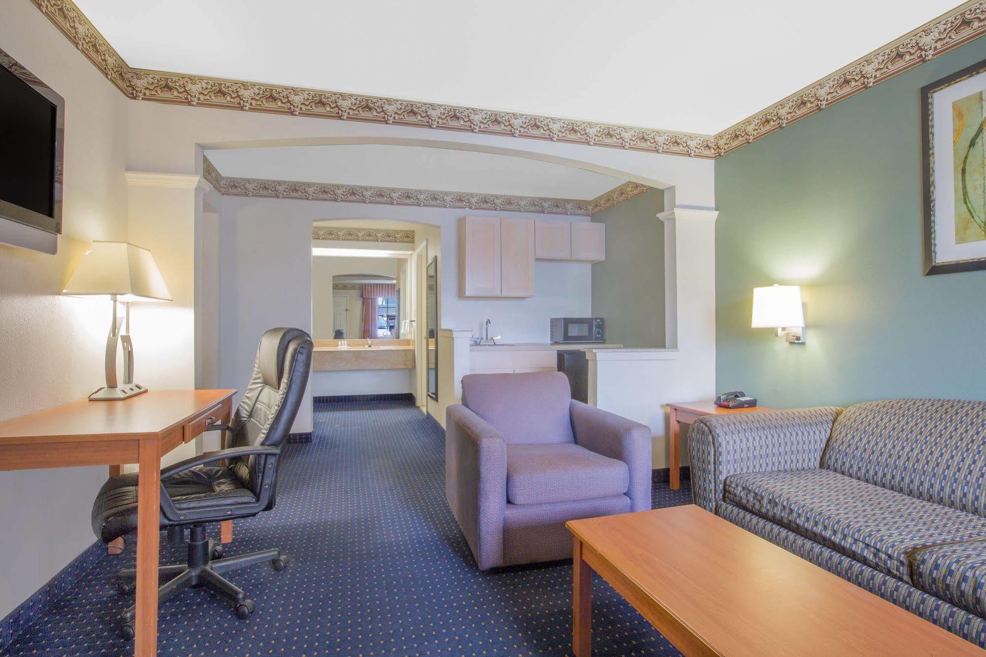 Days Inn By Wyndham Nacogdoches/Sfa University/Downtown Extérieur photo